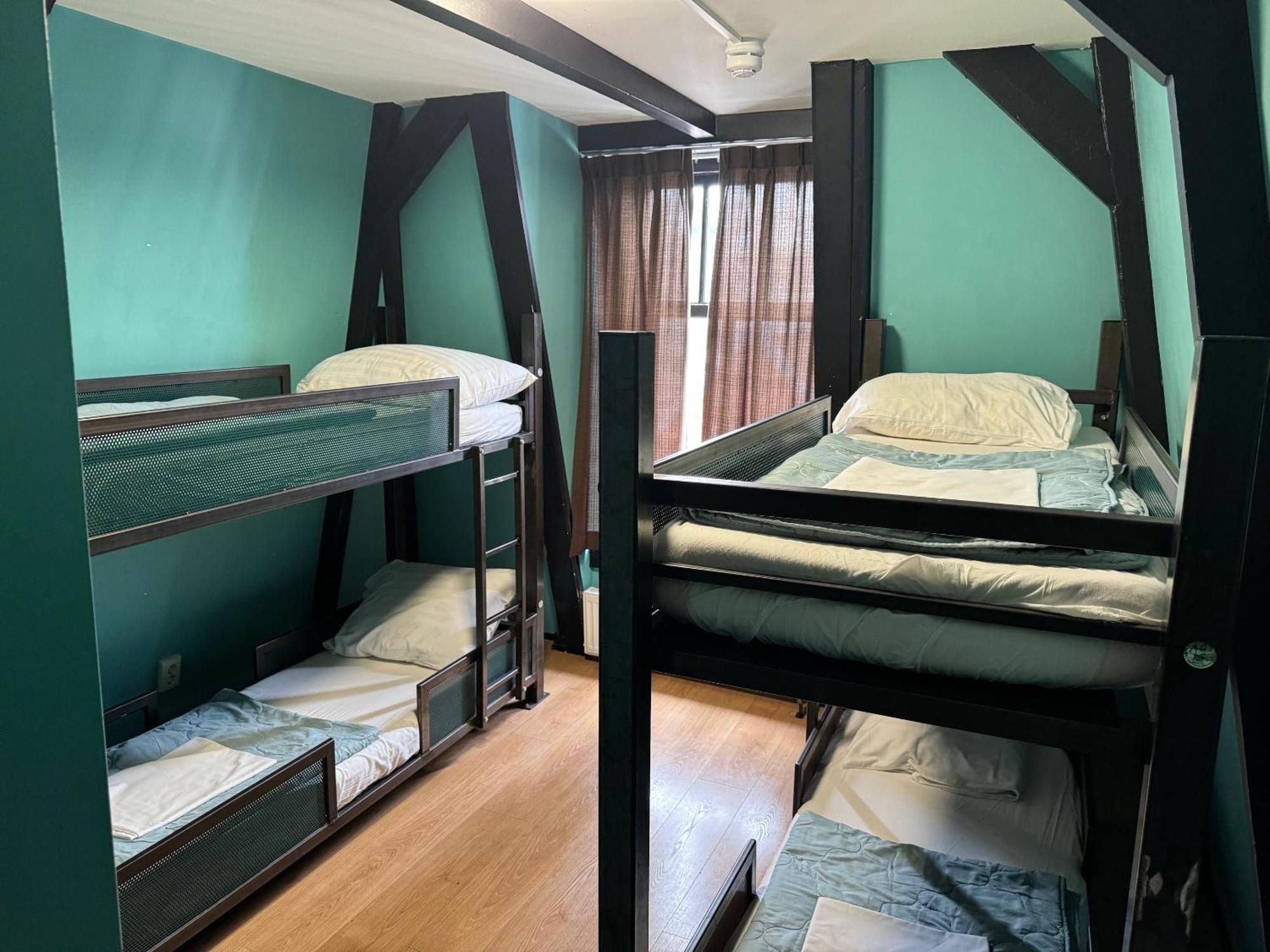 Amsterdam Hostel Uptown Екстериор снимка