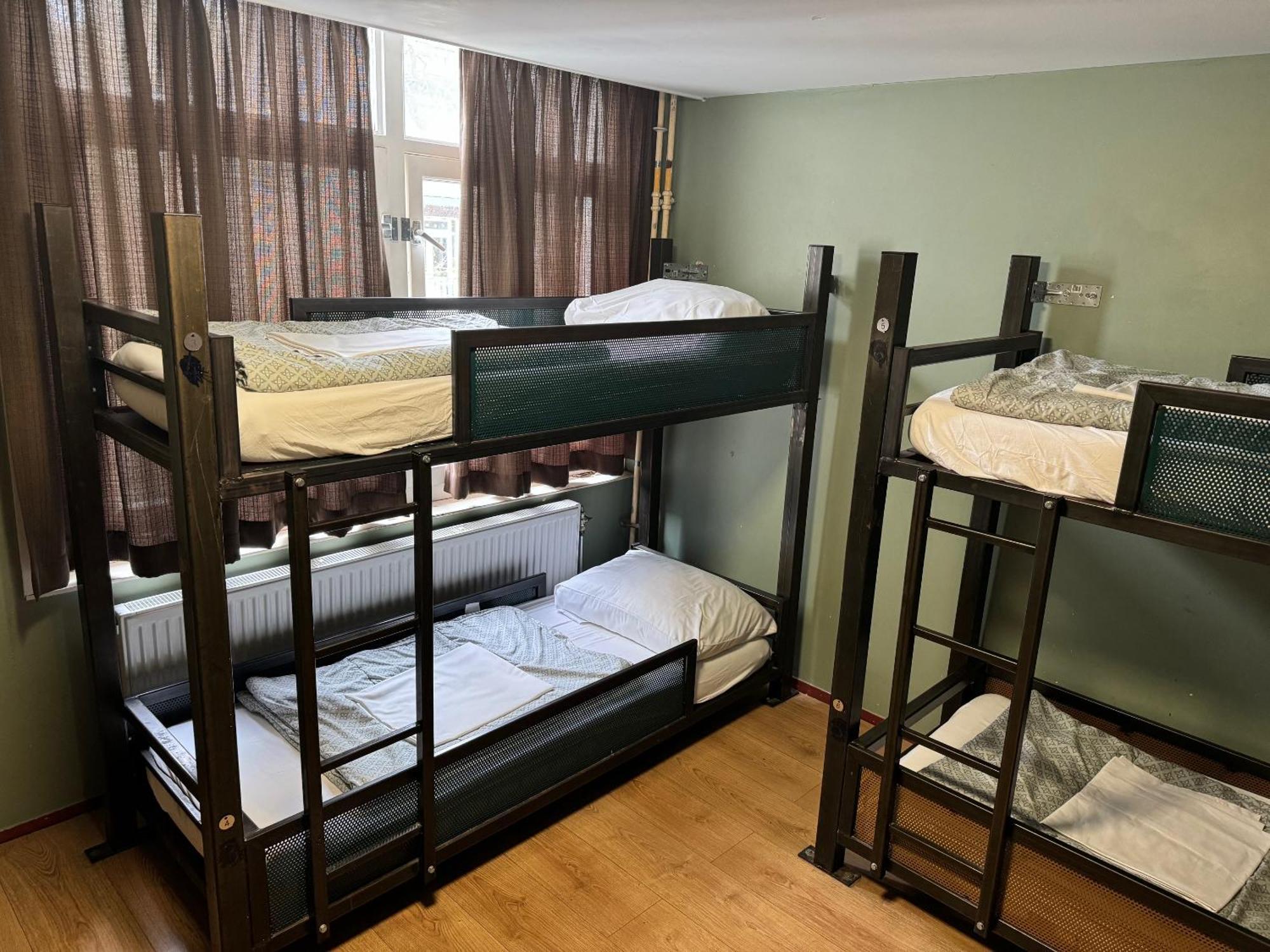 Amsterdam Hostel Uptown Екстериор снимка