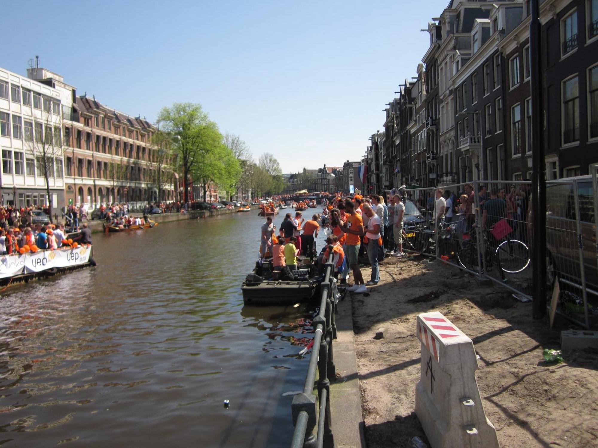 Amsterdam Hostel Uptown Екстериор снимка
