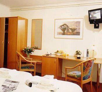 Amsterdam Hostel Uptown Екстериор снимка